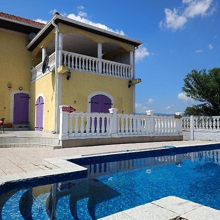 V & V Villa Lalince ภายนอก รูปภาพ