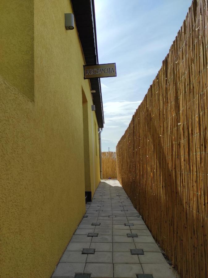 V & V Villa Lalince ภายนอก รูปภาพ