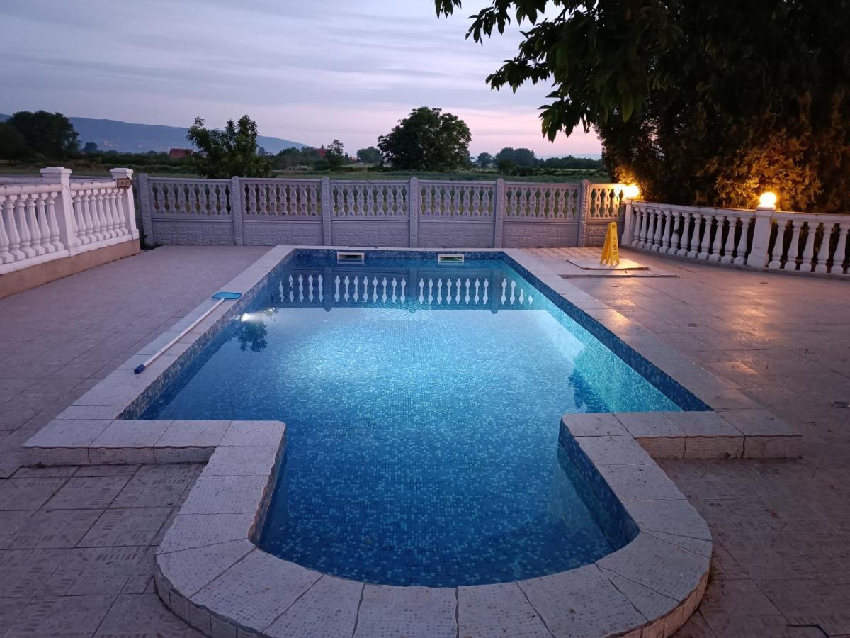 V & V Villa Lalince ภายนอก รูปภาพ